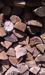 Продаю дрова дуб колотые с доставкой по Харькову и области цена 750 гр